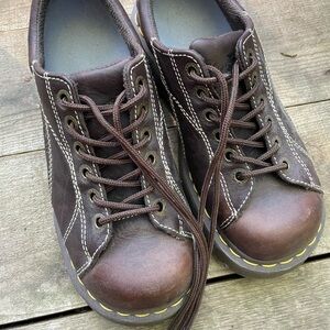 Vintage Y2k Dr. Martens brown Daisy chunky Oxfords